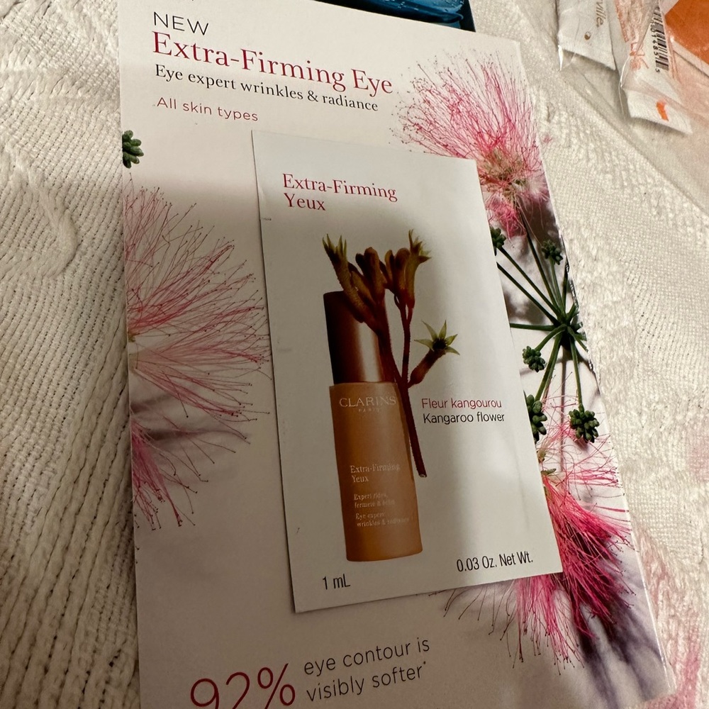Five Clarins samples - Picture 4 of 5
